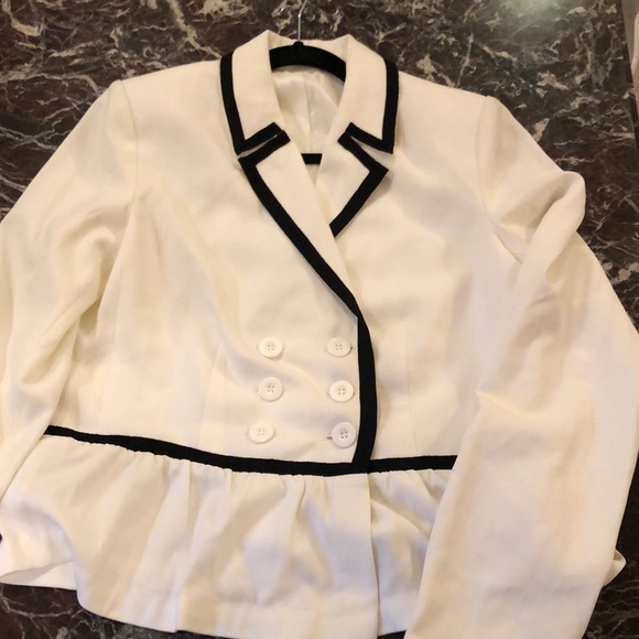 crêpe white dressy jacket with peplum perfect condition - Picture 1 of 7